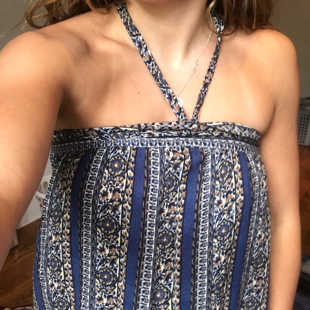 AMERICAN EAGLE Halter NECK TIED TOP
